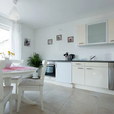 Herzle Apartment *